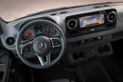 Alternative view of Mercedes Benz Sprinter L301