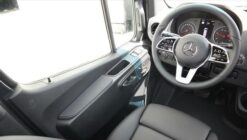 Alternative view of Mercedes Benz Sprinter S602